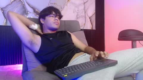 Andreh  online show from November 9, 6:32 pm