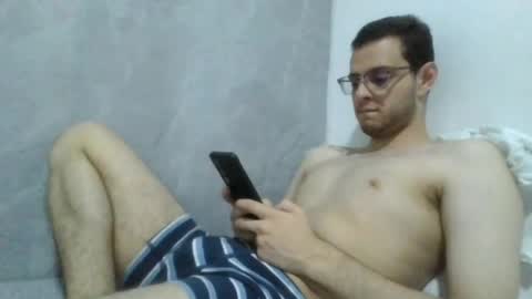 andres129494 online show from April 27, 2:42 am