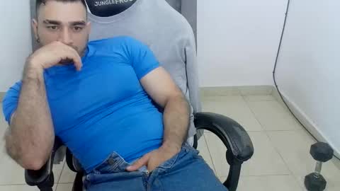 andres180950734 online show from April 21, 1:53 am