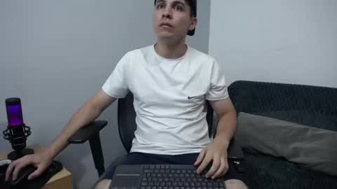 andres_69_fantasy online show from July 5, 10:50 pm