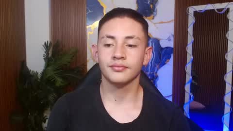 andres_tay online show from May 11, 3:13 am