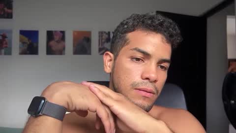 Snapshot of andres_vargas_ chatting on October 12, 8:32 pm Andres online show from October 12, 8:32 pm