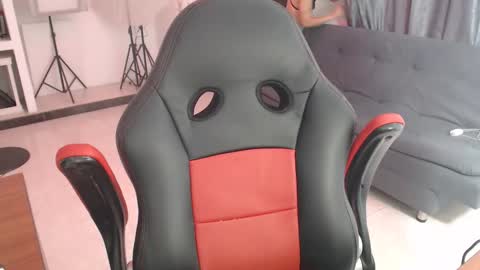 Isa  --------- online show from December 17, 1:23 am