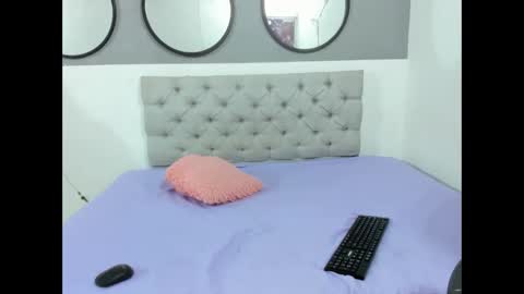 Sophie online show from February 8, 1:31 am