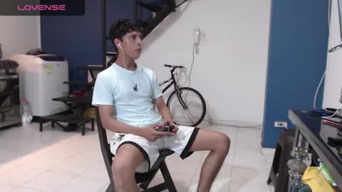 Andres Dean online show from February 4, 11:27 pm