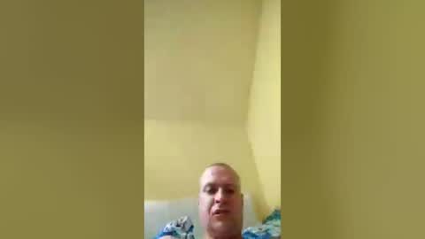 andrew3356577 online show from July 4, 9:46 am