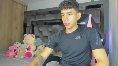 Snapshot of andrew_twink18 chatting on October 7, 1:12 am Andrew M. online show from October 7, 1:12 am