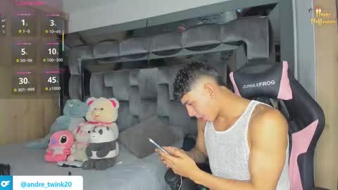 Snapshot of andrew_twink18 chatting on October 16, 1:05 am Andrew M. online show from October 16, 1:05 am