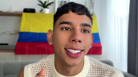 Andrew M. online show from April 21, 7:10 pm