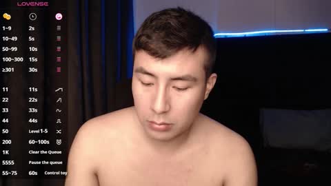 andrewmhilton_ online show from October 12, 7:01 am