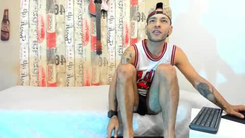 Snapshot of andrey_u92 chatting on March 7, 9:27 pm online show from March 7, 9:27 pm