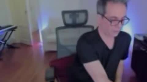 Snapshot of andy0pandi chatting on December 7, 10:50 am Andrew online show from December 7, 10:50 am