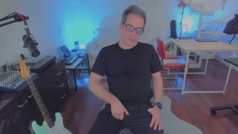 Snapshot of andy0pandi chatting on September 17, 9:07 pm Andrew online show from September 17, 9:07 pm