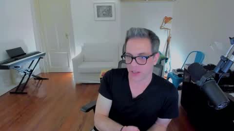 Snapshot of andy0pandi chatting on December 5, 5:12 pm Andrew online show from December 5, 5:12 pm