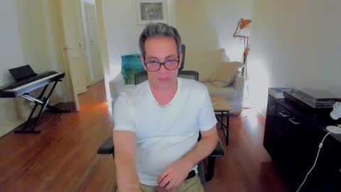 Snapshot of andy0pandi chatting on December 17, 8:34 am Andrew online show from December 17, 8:34 am