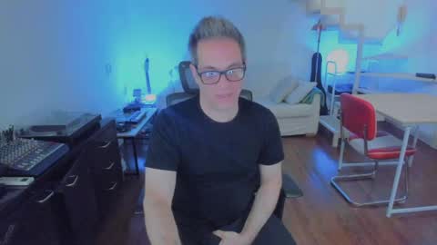 Snapshot of andy0pandi chatting on October 28, 8:10 pm Andrew online show from October 28, 8:10 pm