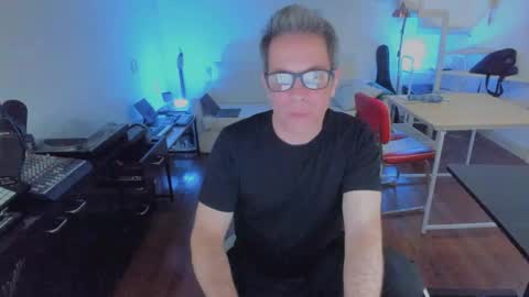 Snapshot of andy0pandi chatting on September 20, 3:26 pm Andrew online show from September 20, 3:26 pm