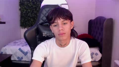 andy_dan1 online show from March 6, 1:35 pm