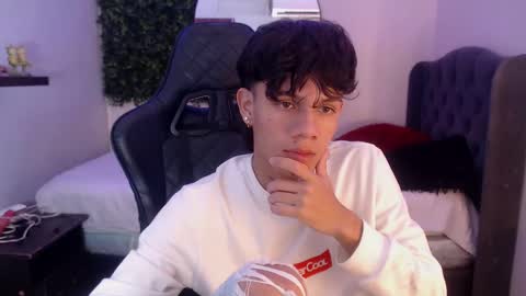 andy_dan1 online show from February 24, 8:58 pm