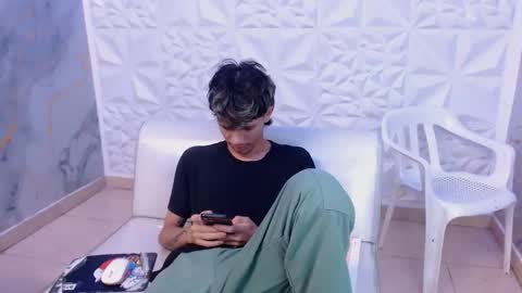 andy_dan1 online show from April 23, 9:05 pm