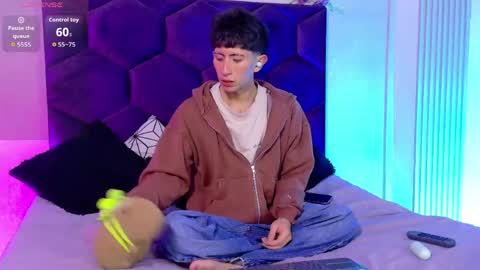 andyjustgame  online show from April 21, 4:52 am