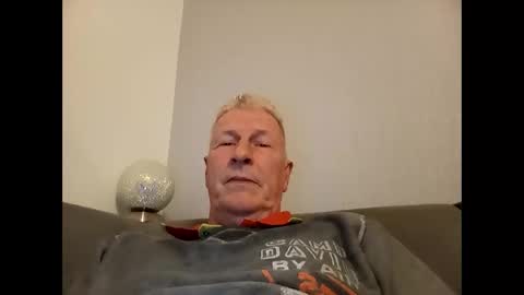 andyk1704 online show from December 2, 4:26 pm