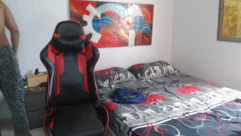 Andrs online show from April 21, 9:44 pm