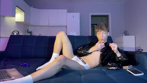 AndyTwinkkk online show from May 13, 5:22 pm
