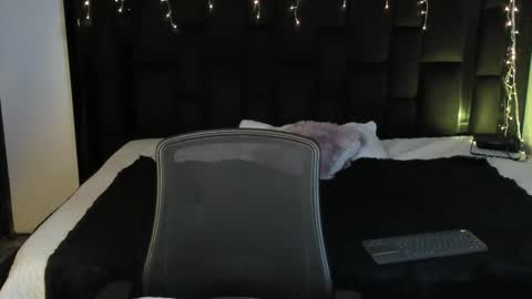 Andy online show from December 4, 11:26 pm