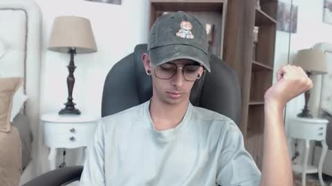 andyxibrat online show from April 23, 7:26 pm