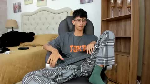 andyxibrat online show from May 21, 6:58 pm