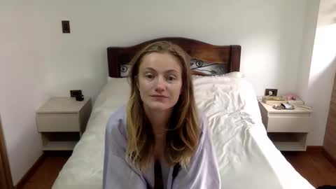 Snapshot of andyzuzka chatting on September 18, 1:48 pm andyzuzka online show from September 18, 1:48 pm