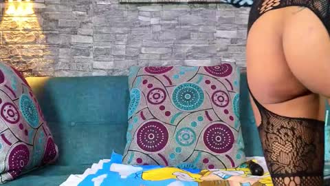 Anell online show from October 27, 3:39 am