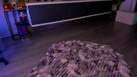 Anne online show from April 22, 5:42 pm