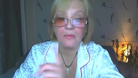 Alinessa online show from March 26, 7:30 pm