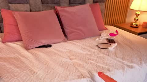 angel__kiss online show from April 15, 1:36 pm