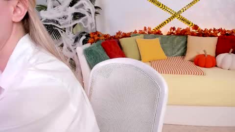 Claire - be back soon online show from October 24, 10:43 pm