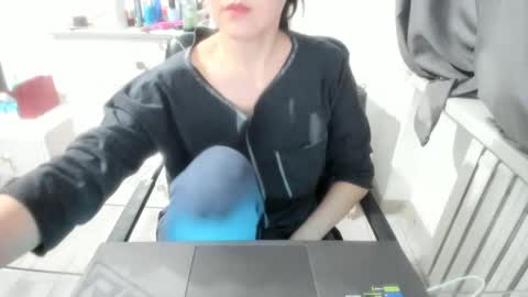 angel_lee__ online show from February 11, 4:02 pm