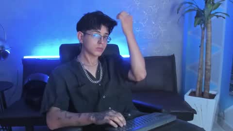 angel_scott2 online show from March 3, 11:39 am