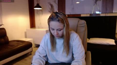 Angel online show from April 1, 12:06 pm