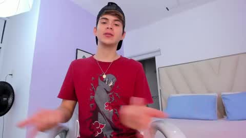 angel_wish_ online show from April 14, 3:10 am