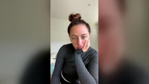 angela_cole online show from March 3, 11:12 pm