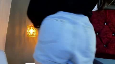 angela_nix online show from June 4, 4:02 pm