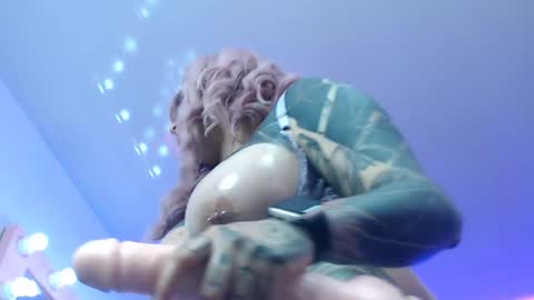 Angela Cianuro online show from January 1, 9:07 am