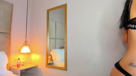 angelag_ online show from April 23, 8:32 pm