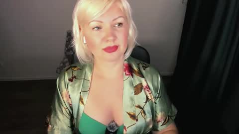 glow online show from March 14, 8:24 pm