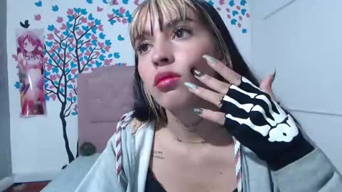 angelaturizo_ online show from March 4, 2:38 am