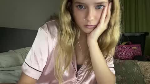Angel  online show from May 14, 12:31 am