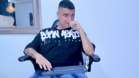angelblue   online show from June 24, 10:17 pm