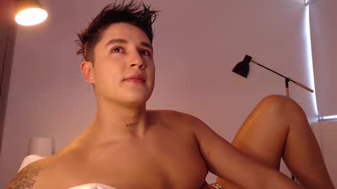 Snapshot of angelcossio chatting on October 16, 8:29 pm Angel online show from October 16, 8:29 pm